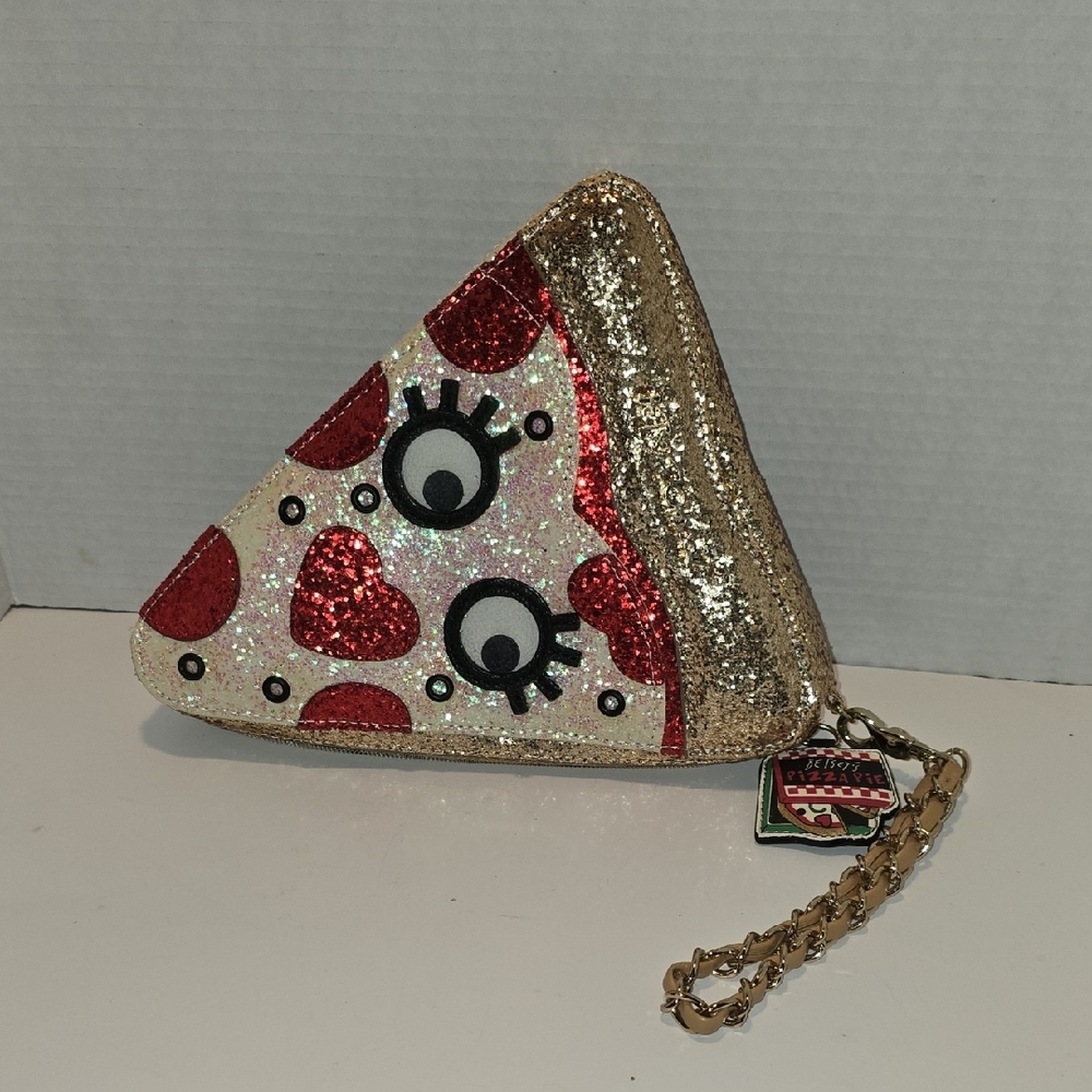 Betsey Johnson Betsey Johnson Say Cheese Pizza Slice Wristlet. - Picture 4 of 10